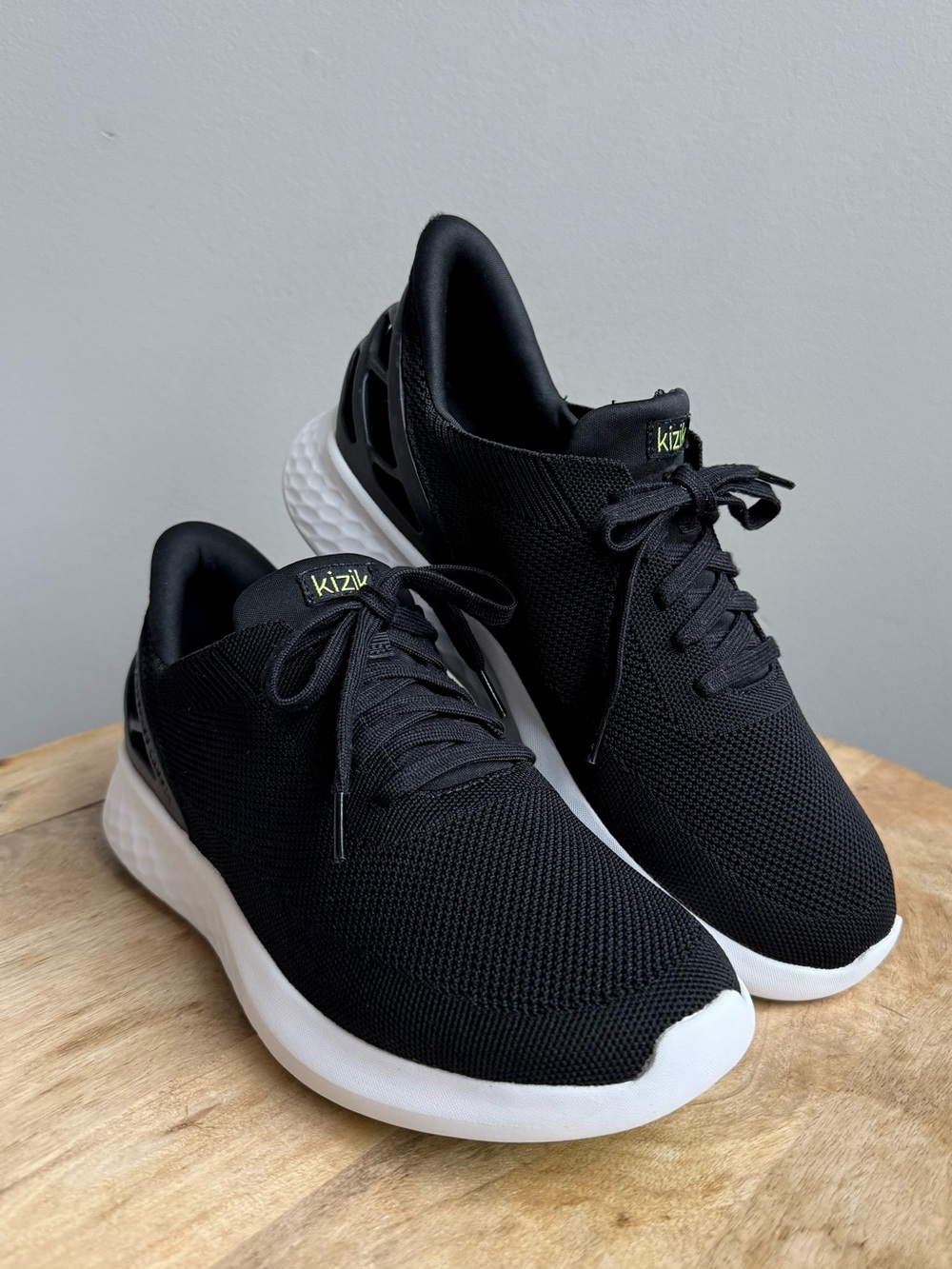 Kizik Athens Men’s 10 Wide Black Hands-Free Sneakers [1] (https://kizik.com/prod